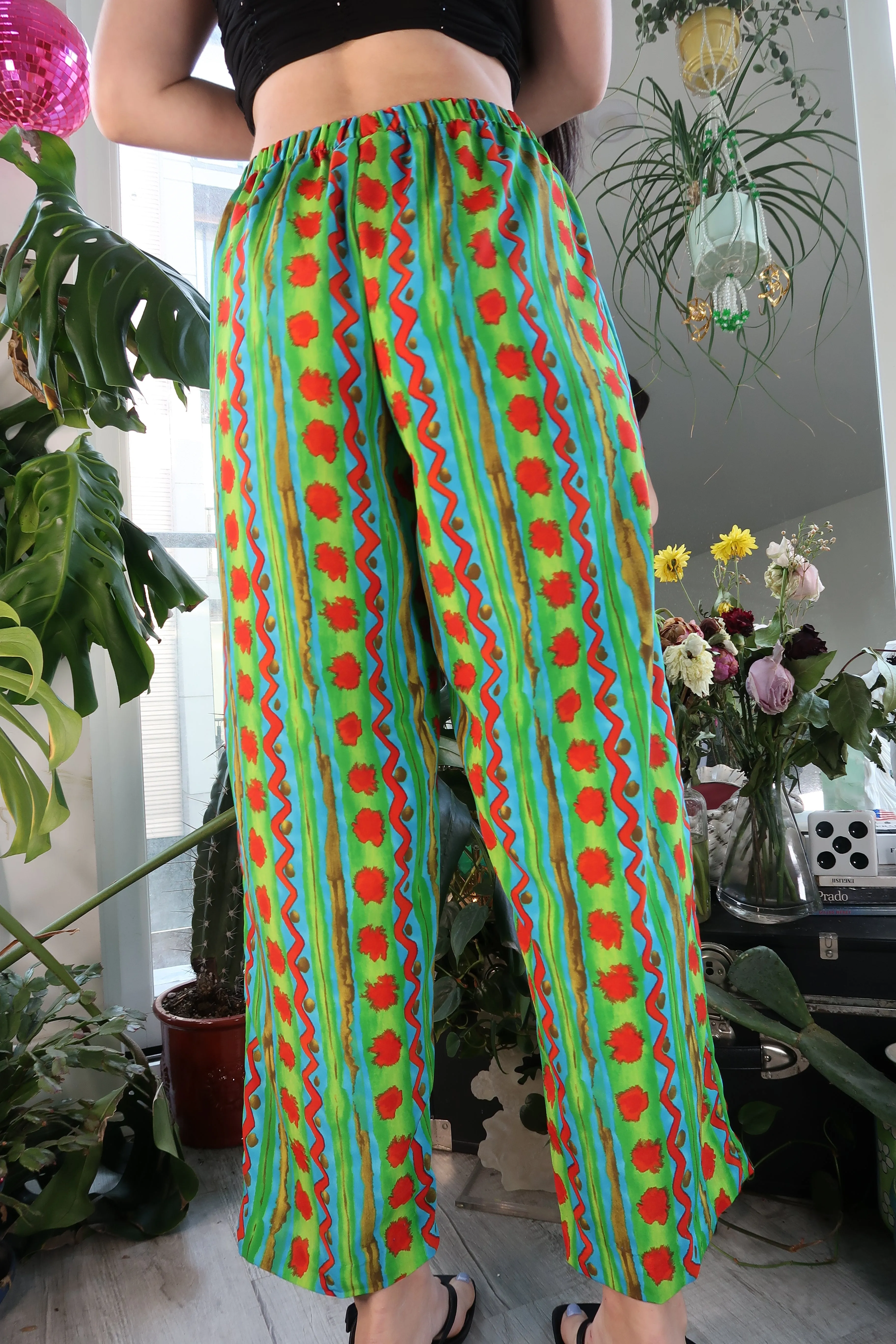 Kitschy 80s Vintage Green and Red Patterned Elastic Trousers