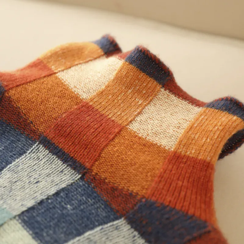MIA - Retro-Inspired Plaid Sweater