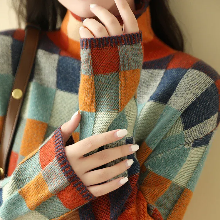 MIA - Retro-Inspired Plaid Sweater