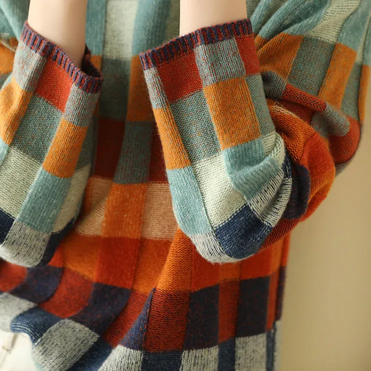 MIA - Retro-Inspired Plaid Sweater