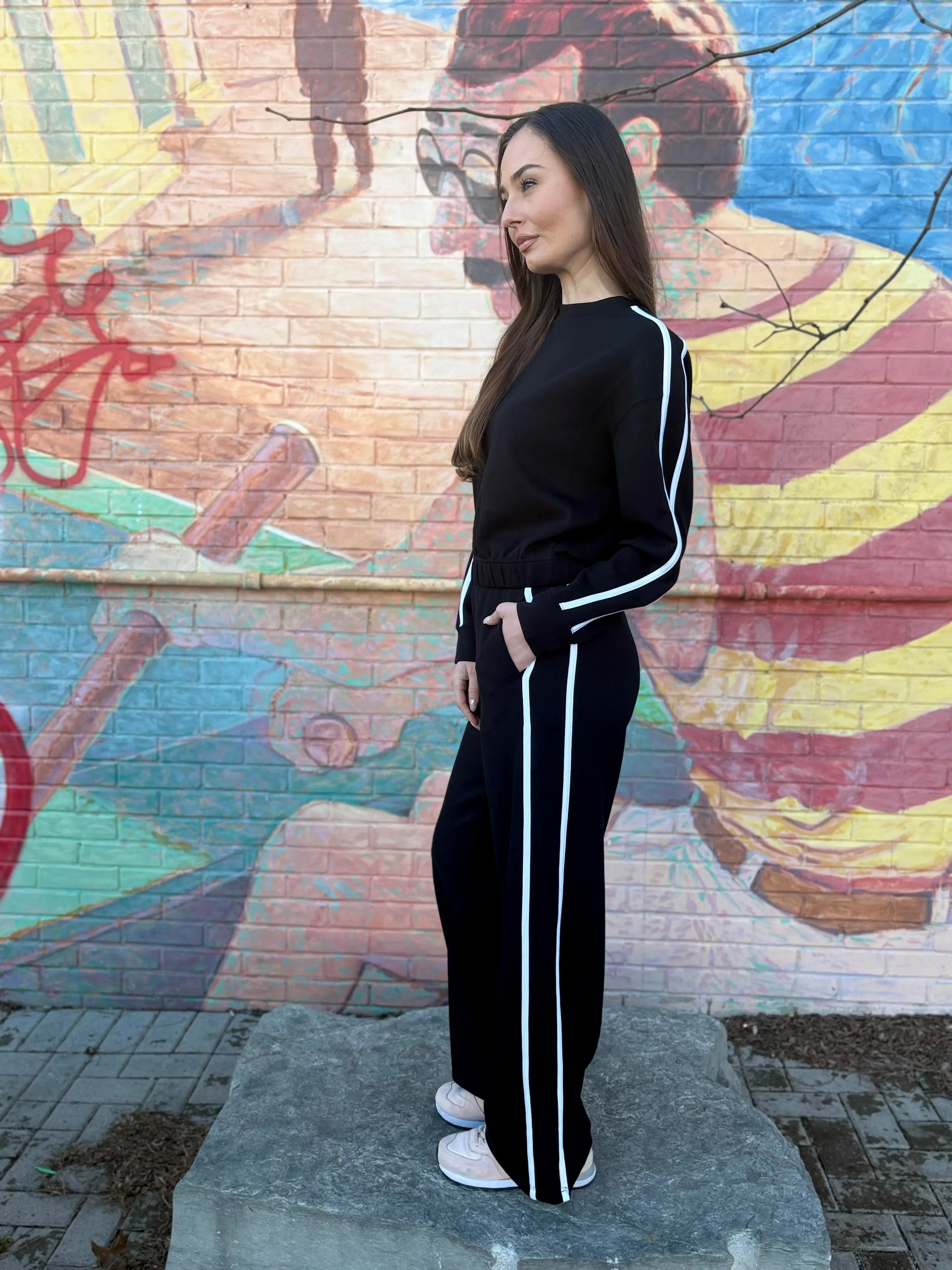 MUNICH SWEATSHIRT BLACK W/WHITE STRIPE