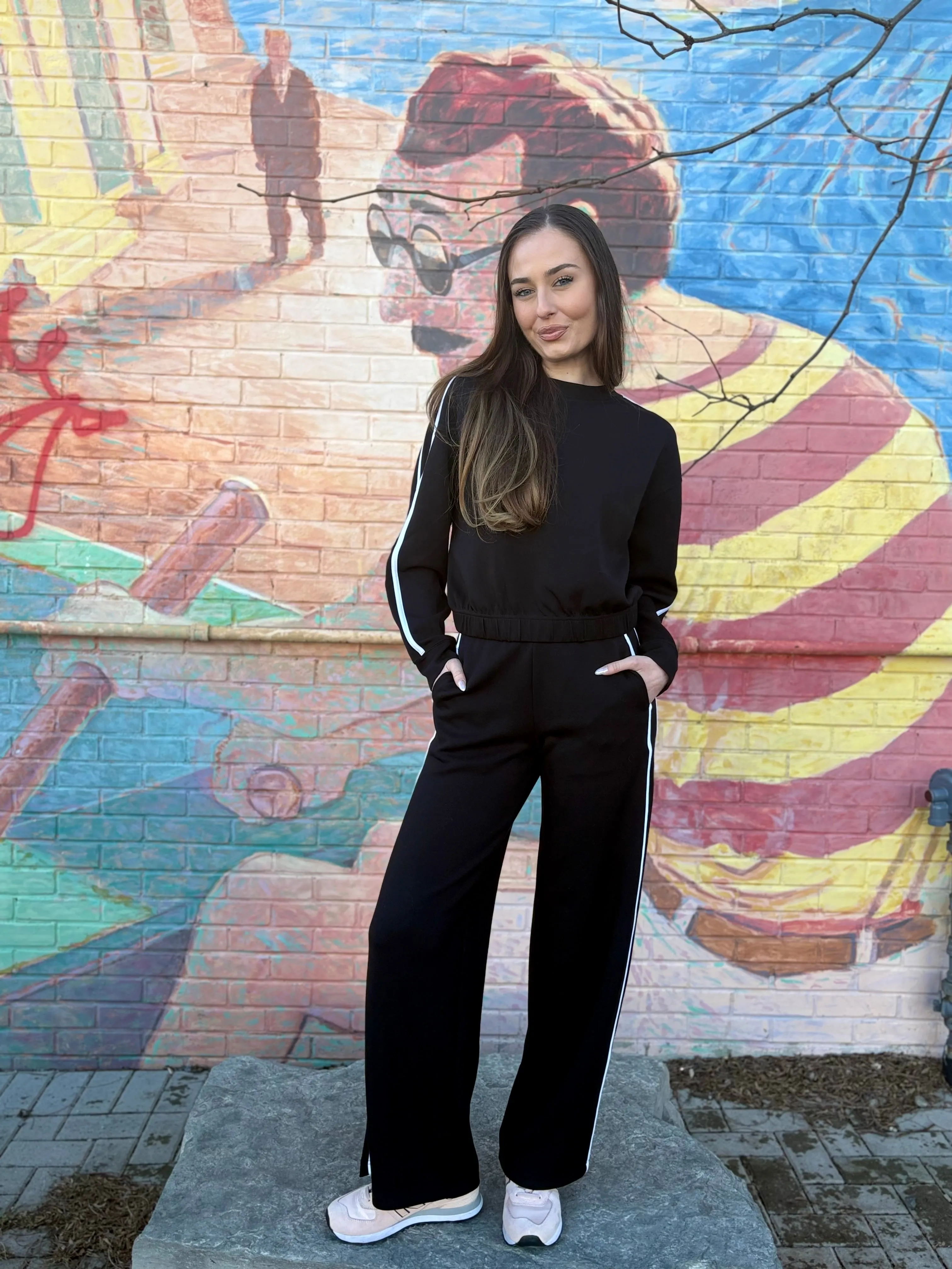 MUNICH SWEATSHIRT BLACK W/WHITE STRIPE